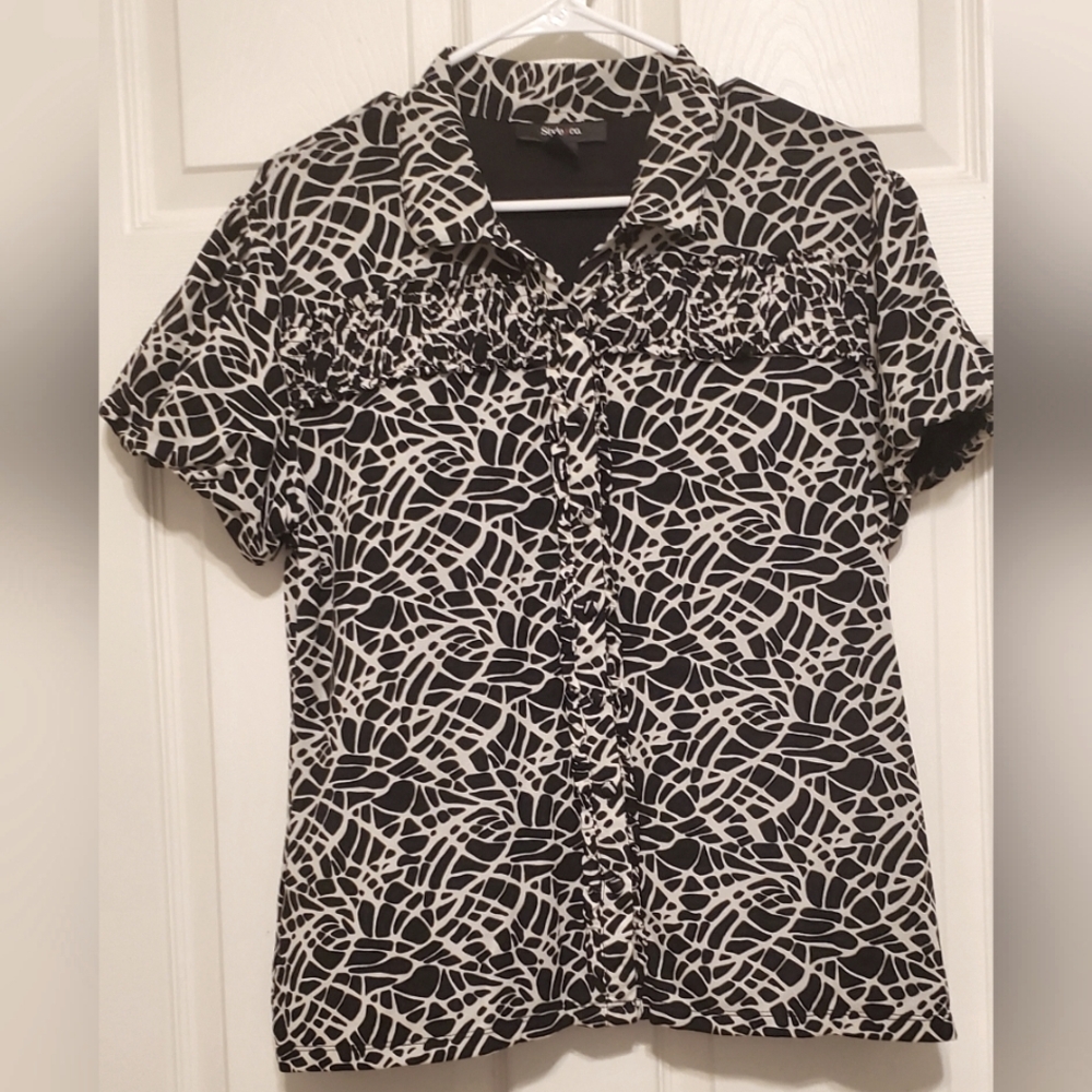 Style & Co Black and White Blouse. Size XL